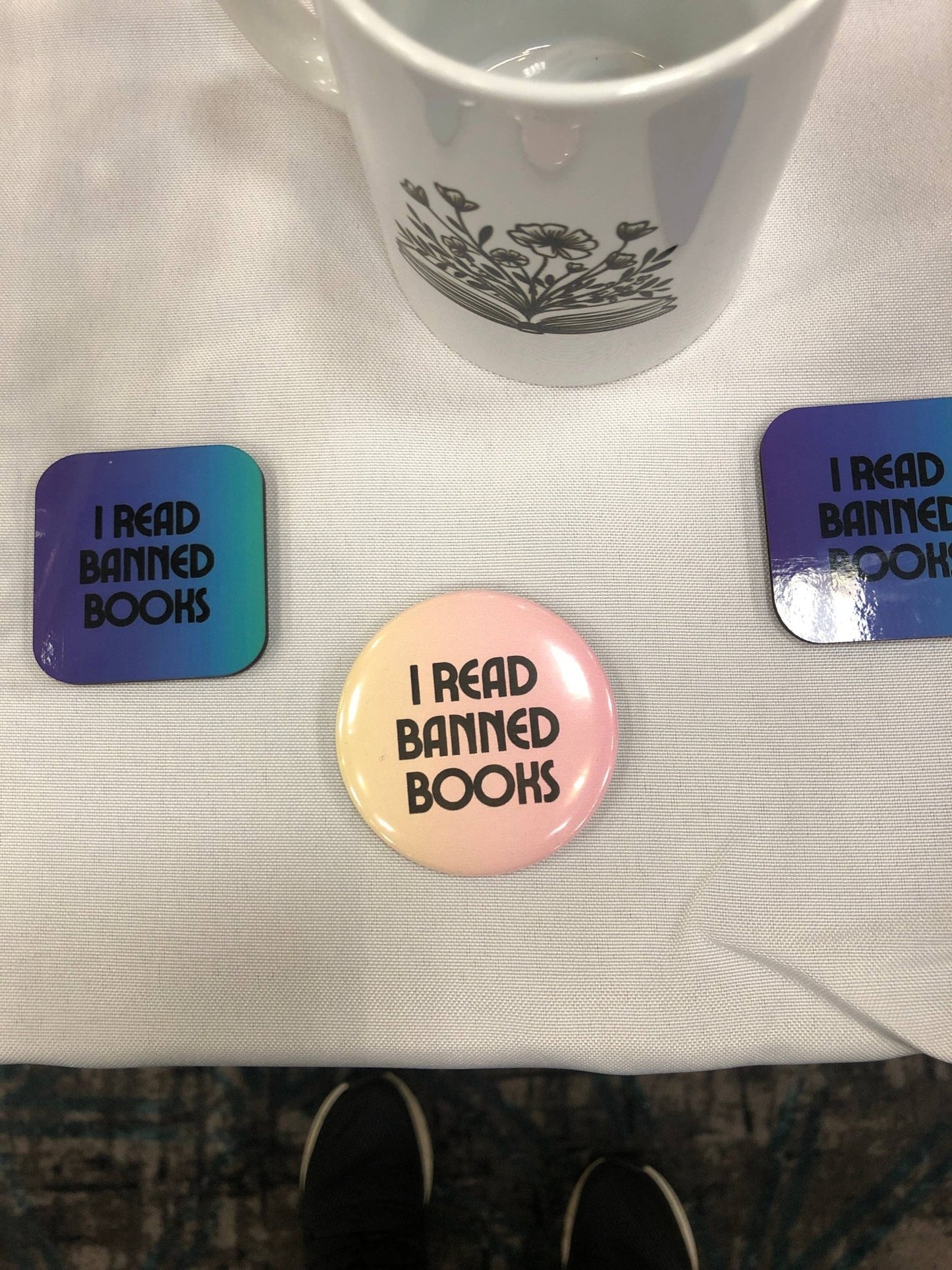 I Read Banned Books 2.25" Button Pin - Tuma's Books