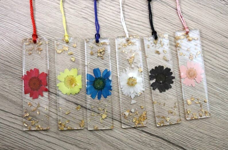 Mini Floral Resin Bookmark: Blue - Tuma's Books