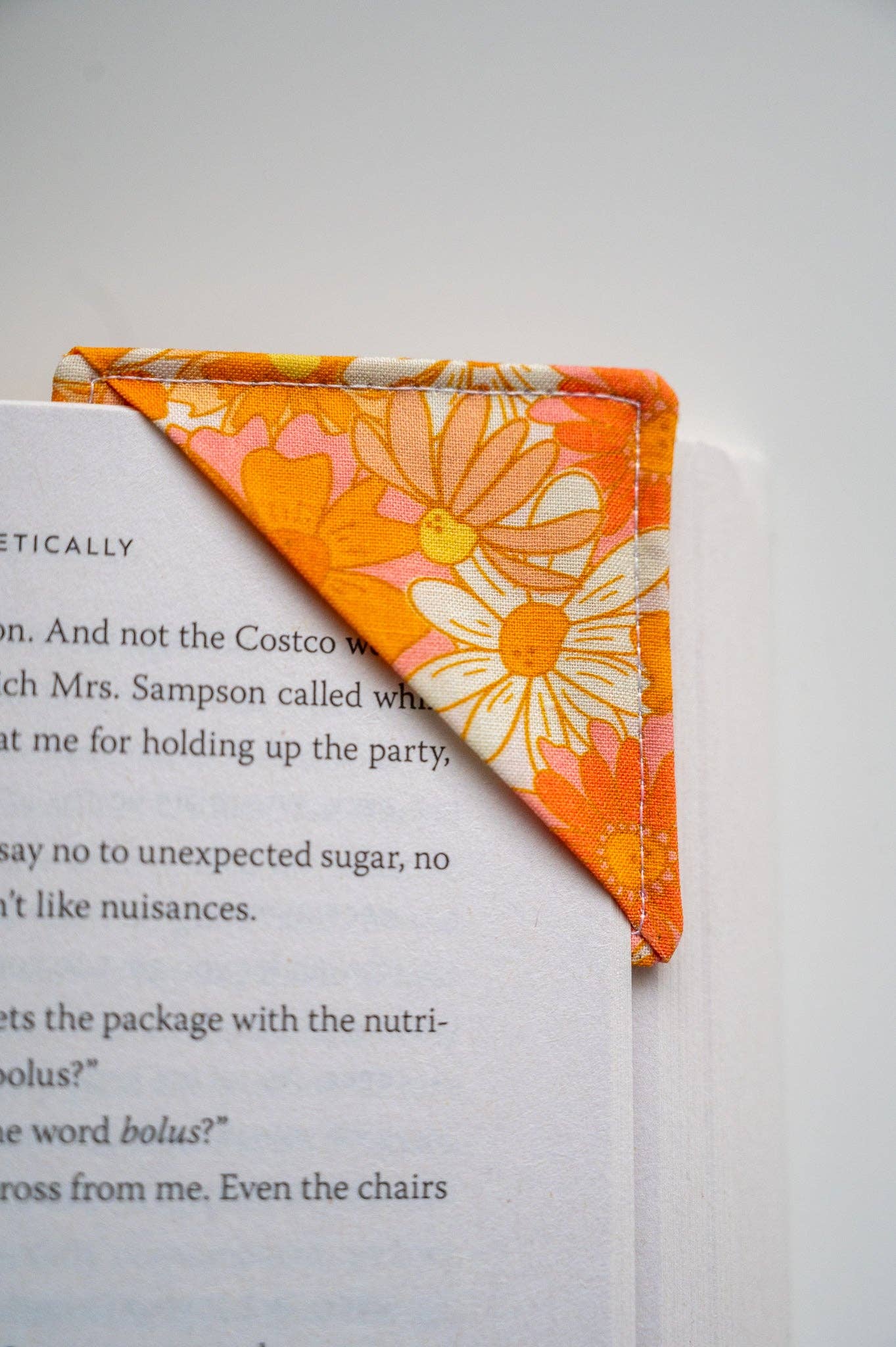 Retro Pink and Orange Corner Bookmark - Tuma's Books