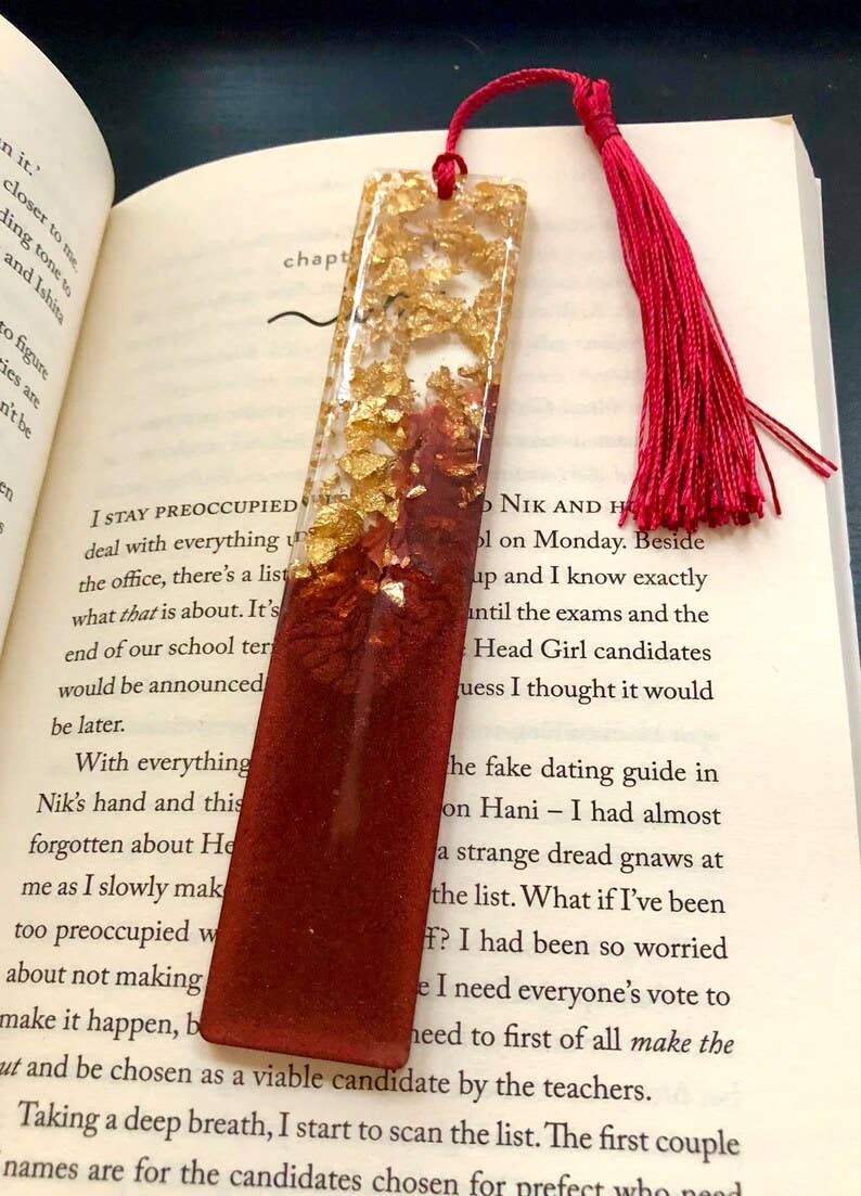 Red and Gold Resin Bookmark: Gold - Tuma's Books